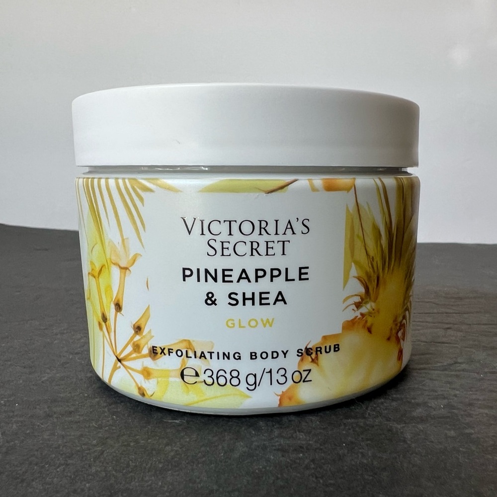 New Victoria’s Secret Pineapple & Shea Exfoliating Body Scrub, 13 oz